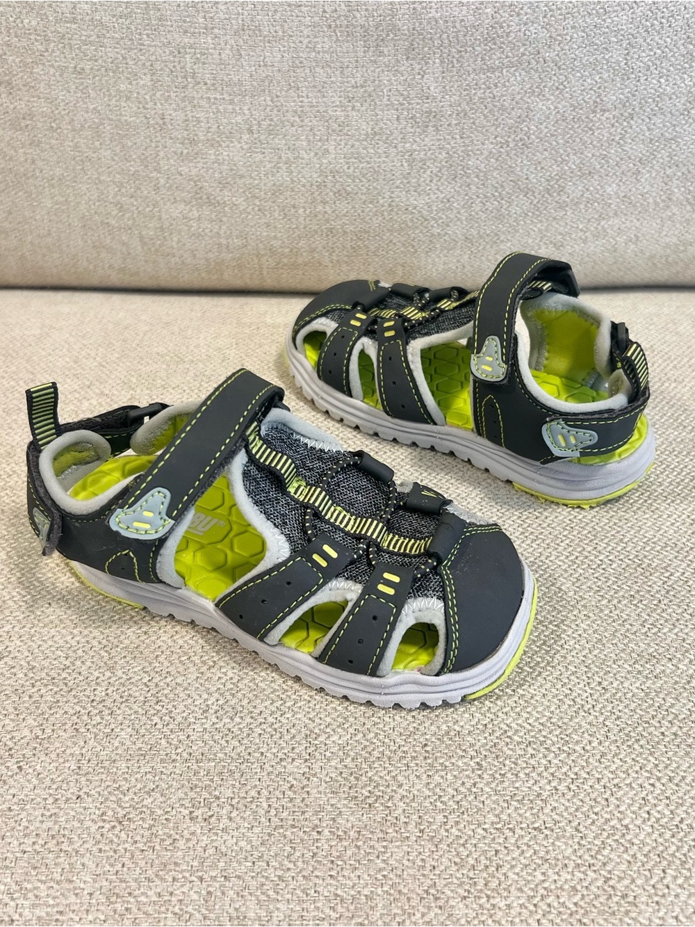 Khombu Razor Size 9 Toddler Closed-Toe Sport Sandals Gray/Lime
